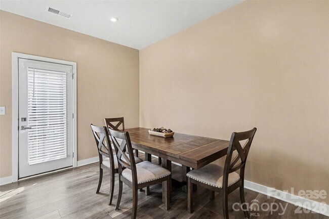 Building Photo - 1546 Aspire St