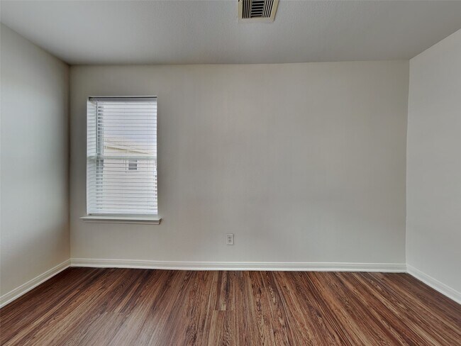 Building Photo - 20719 Dickinson Manor Ln