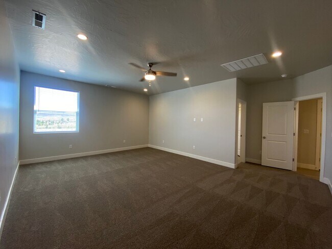 Building Photo - 3 BEDROOM SAND HOLLOW TOWNHOME FOR RENT!