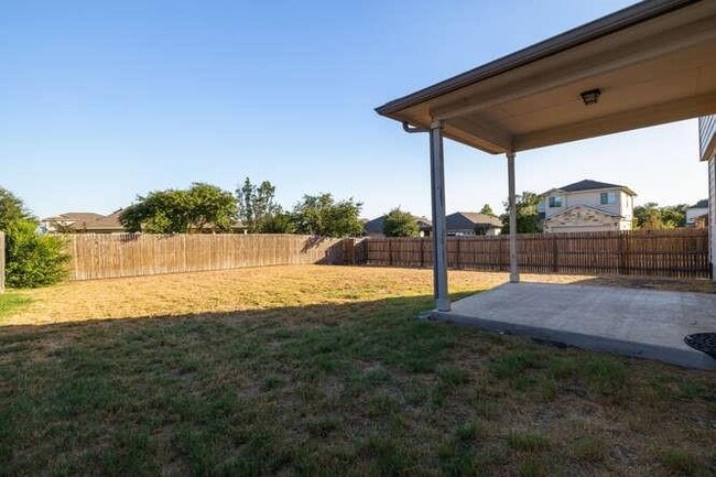 Building Photo - 402 Zenith Rd