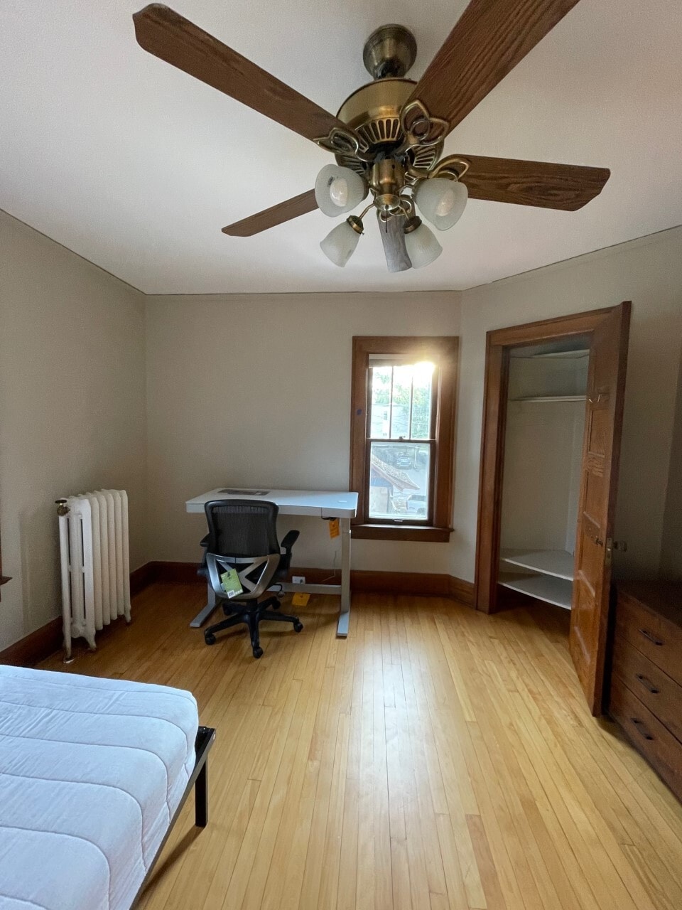 Bed room - 1010 S Forest Ave