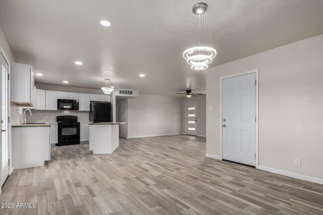 Building Photo - 3626 W Elm St