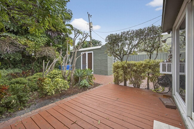 Building Photo - 616 Upland Rd