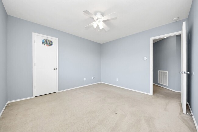 Building Photo - 14423 Hillard Green Ln