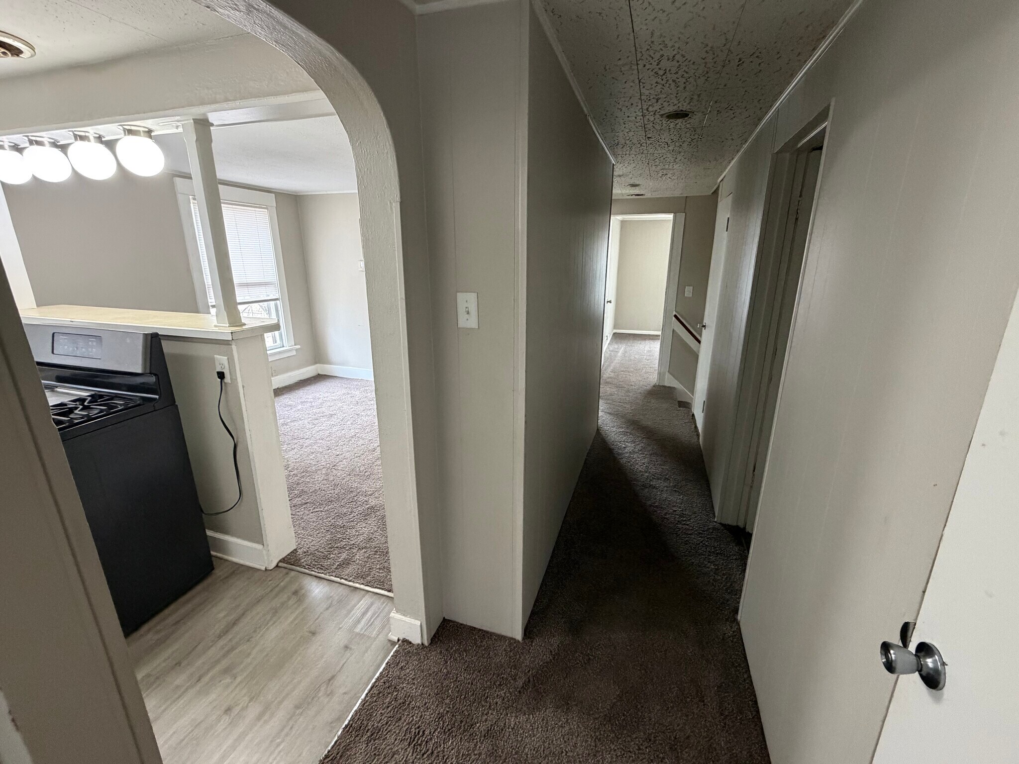 Building Photo - 1111 Bluff St