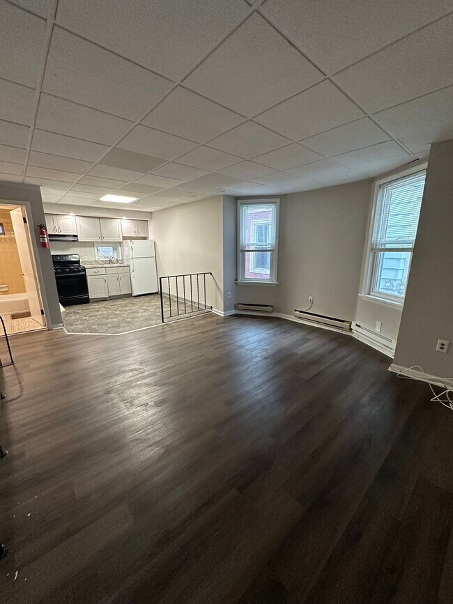 Building Photo - 121 Chestnut St