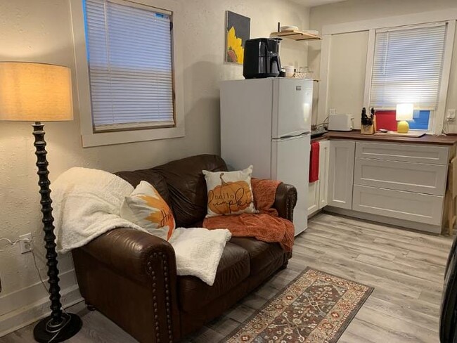 Building Photo - 1103 Jefferson St