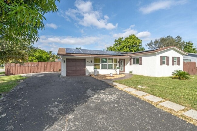 Building Photo - 6841 NW 7th Ct