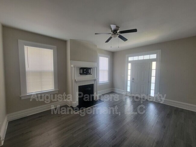 Building Photo - 323.5 Ellis St