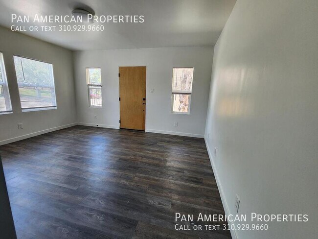 Building Photo - 528 Golden Ave
