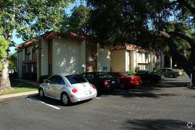 Building Photo - Cottage Oaks Apartments