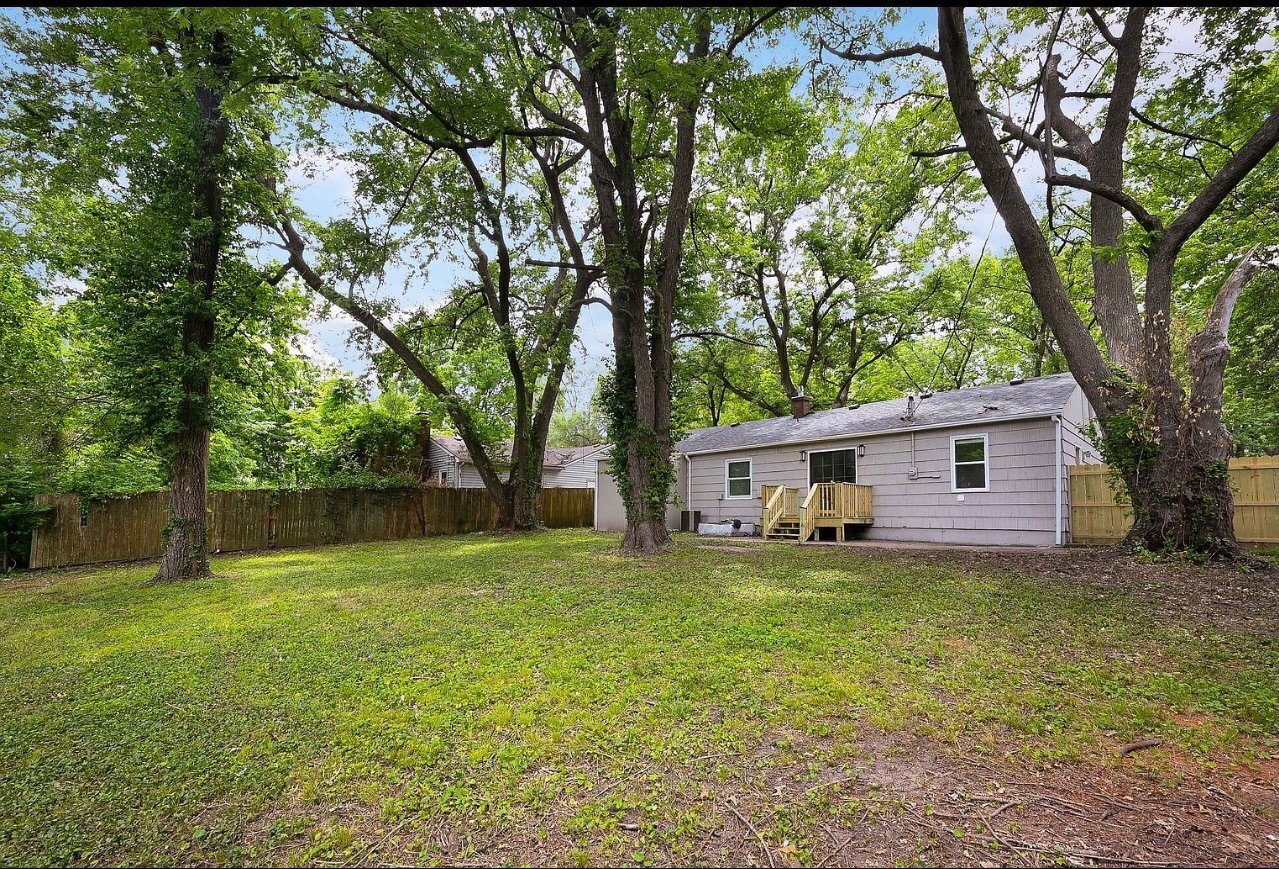 Building Photo - 7317 Elm Ave