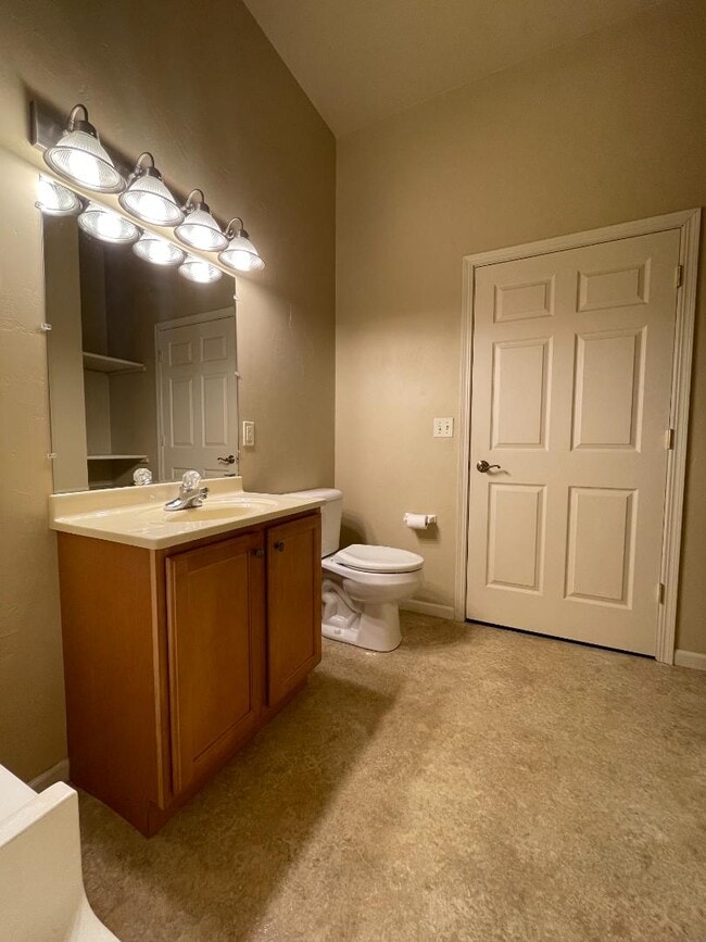 Building Photo - 323 W Main St