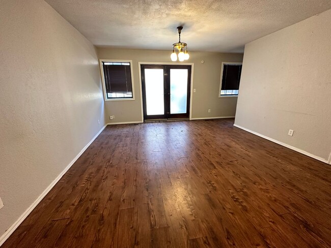 Building Photo - 1 Bed unit OKC