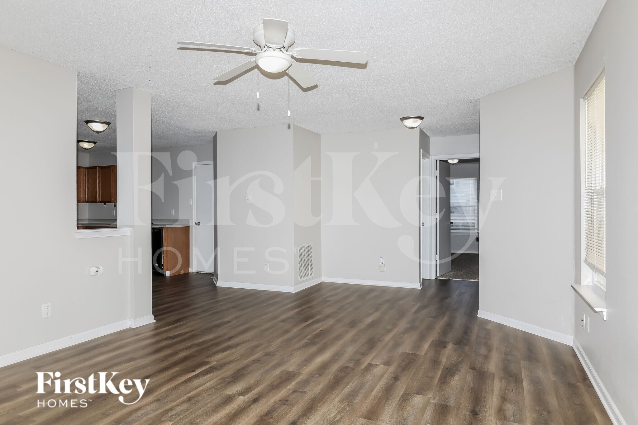 Building Photo - 10605 Glenayr Dr