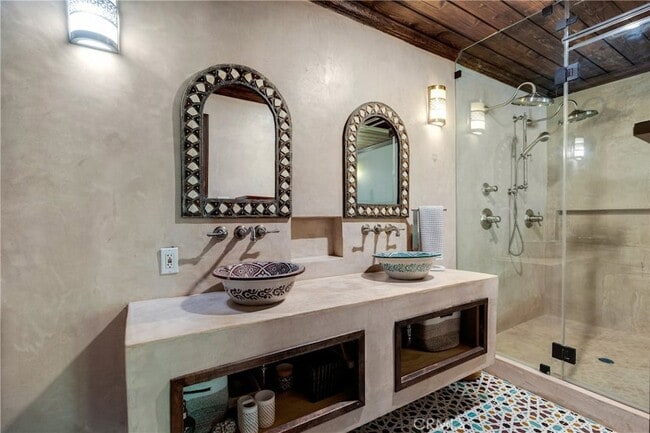 Building Photo - 3092 Laurel Canyon Blvd