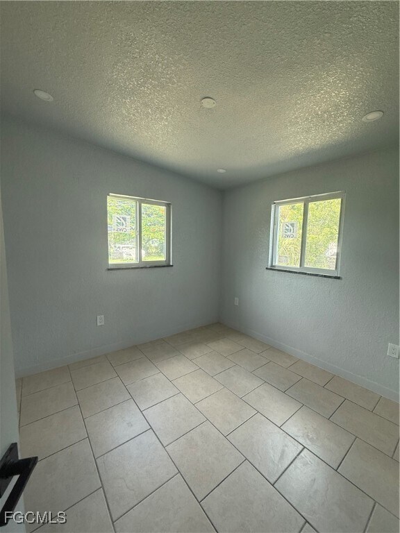 Building Photo - 1533 Gardenia Ave