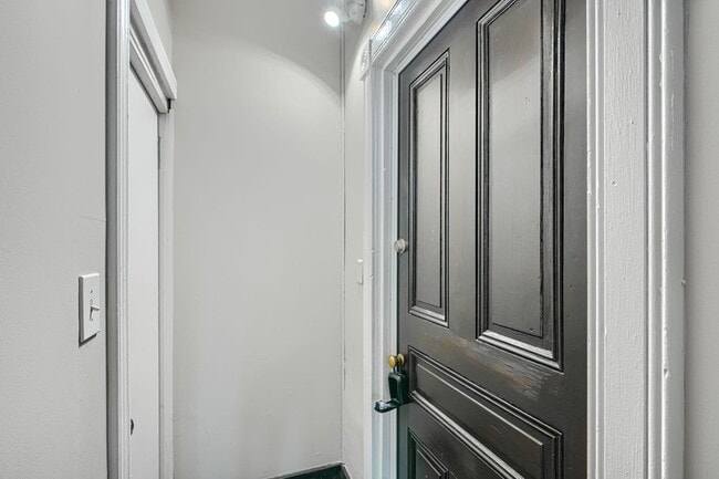 Building Photo - 2417 Maryland Ave