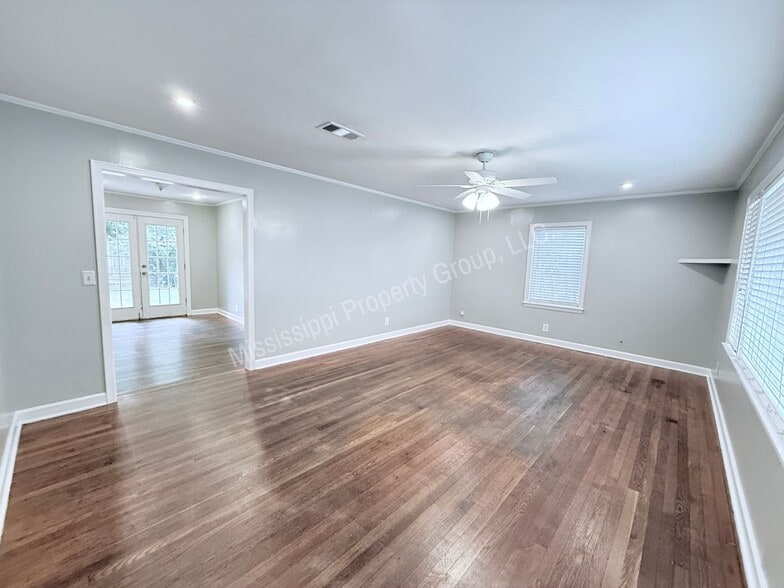 Building Photo - 604 S 18th St