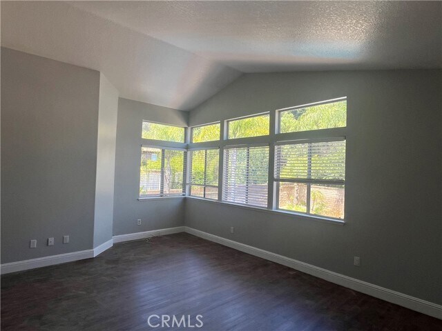 Building Photo - 2300 Meadow View Ln