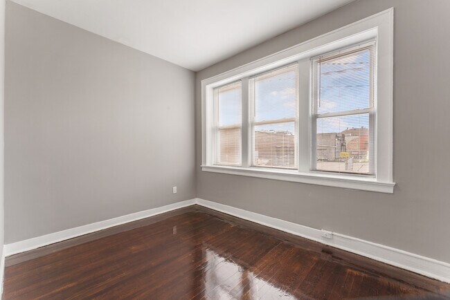 Primary Photo - 12-14 Canfield St-5
