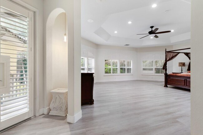 Building Photo - 6301 SW 58th Ct