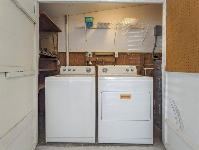 Building Photo - 6504 Lincoln Rd