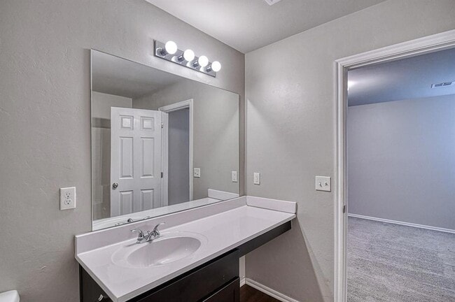 Building Photo - 1325 Quartz Pl