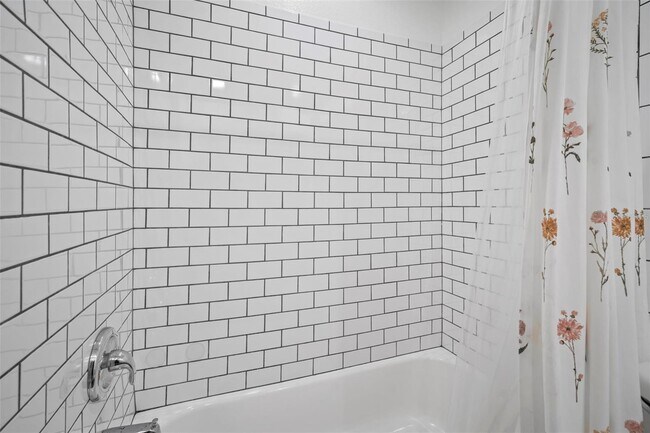 Building Photo - 7717 W Powhatan Ave