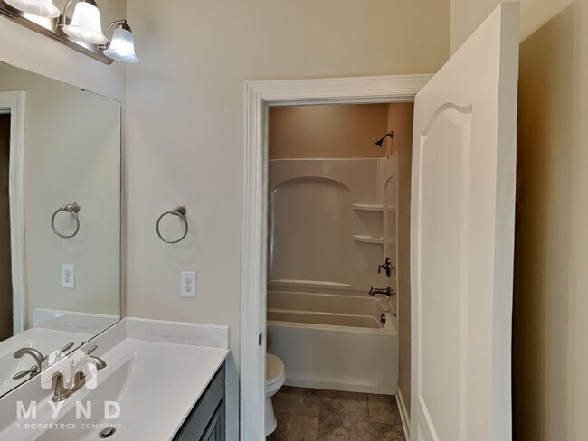 Building Photo - 1019 Willowcroft Dr