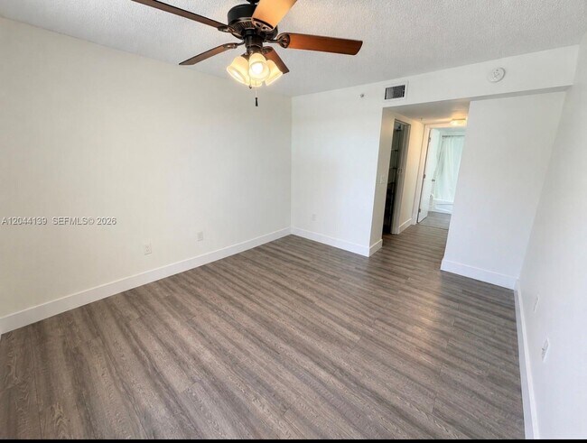 Building Photo - 2711 Ocean Club Blvd