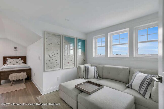 Building Photo - 916 Ocean Ave