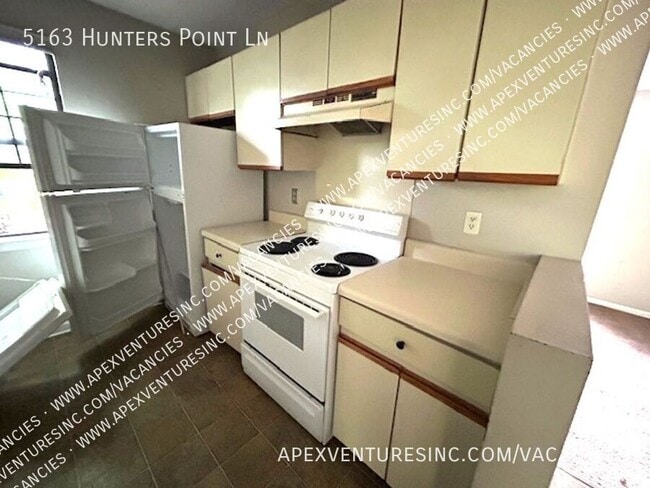 Building Photo - 5163 Hunters Point Ln