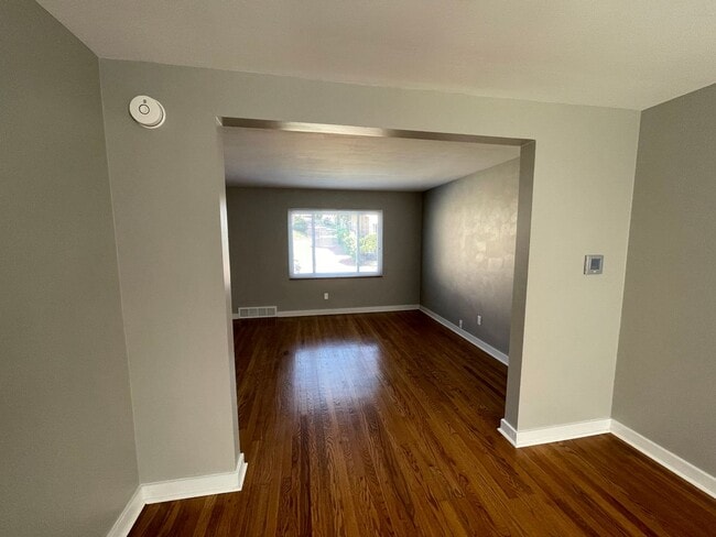 Building Photo - Comfortable 3-Bedroom Home with Private Backyard in Pittsburgh!