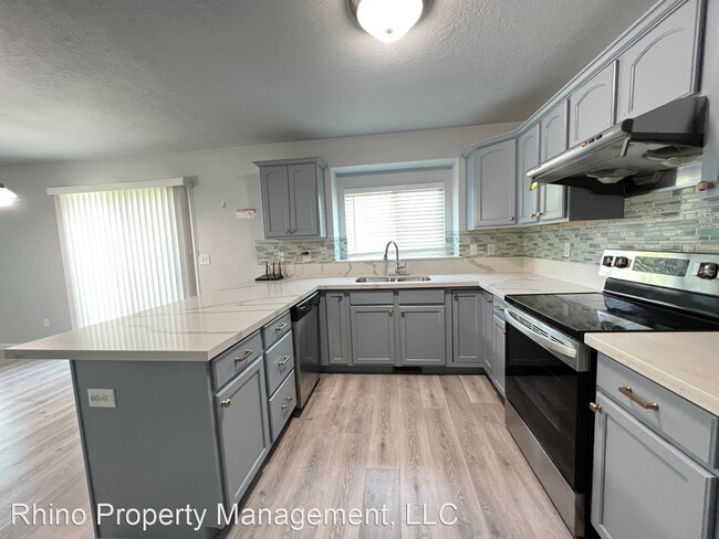 Building Photo - 3 br, 2.5 bath House - 2926 S Sefton Dr