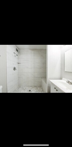 Building Photo - 2585 Marilee Ln