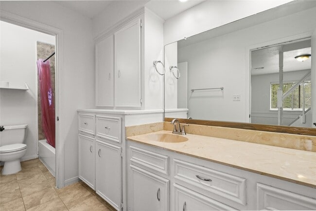 Building Photo - 13206 Chriswood Dr