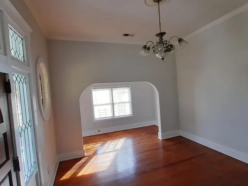 Building Photo - 281 N Willett St