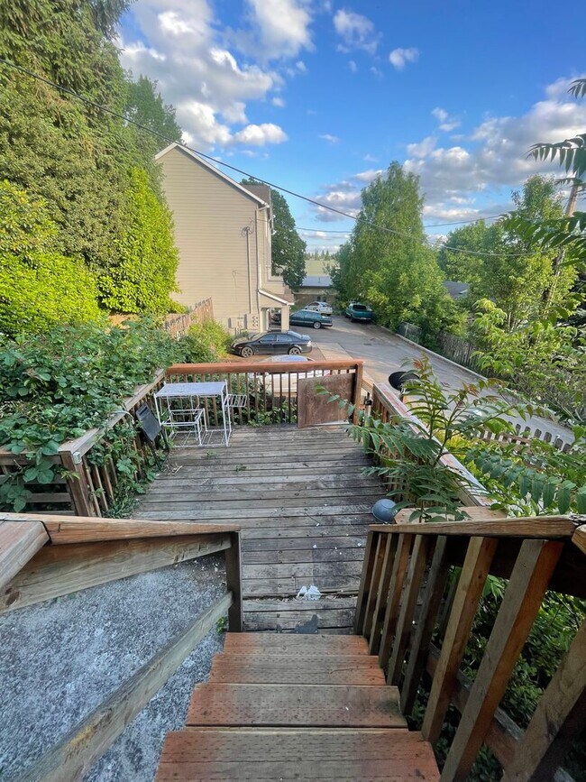 Building Photo - 3414-3418 SE Vineyard Rd Milwaukie, OR 97267