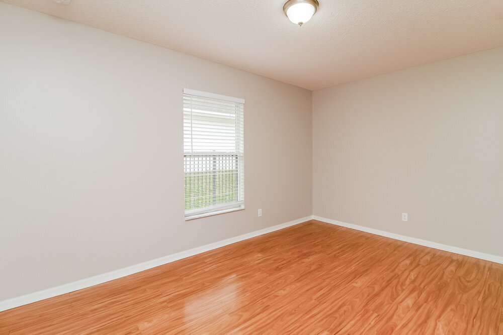 Building Photo - 1923 Southern Oak Loop