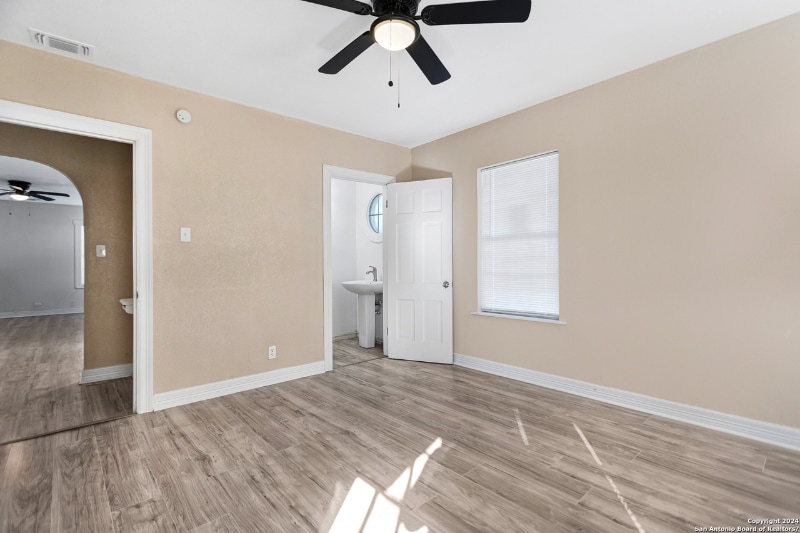 Building Photo - 2228 W Huisache Ave