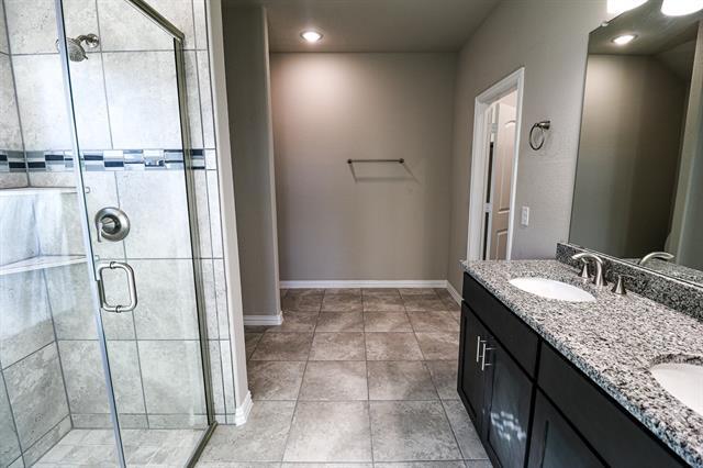 Building Photo - 504 Lakeway Ln