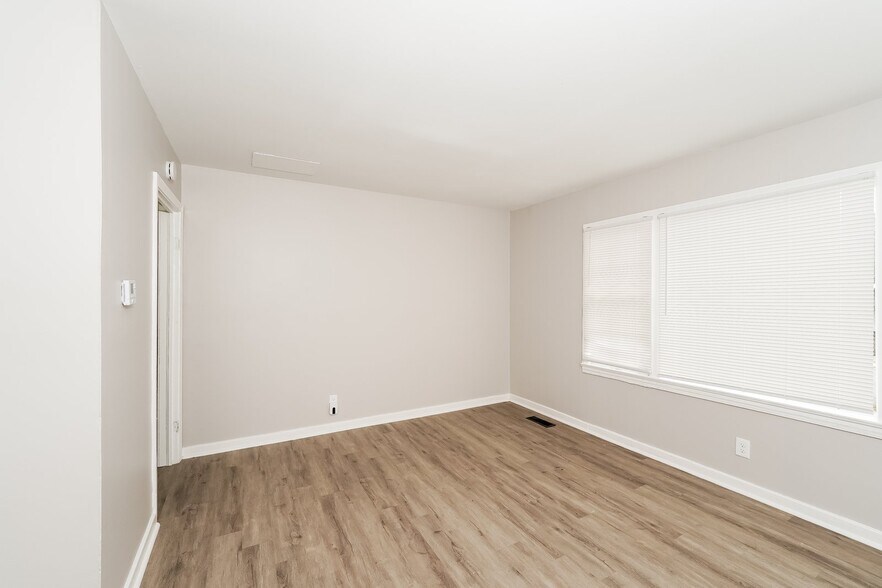 Building Photo - 5512 Ter Q