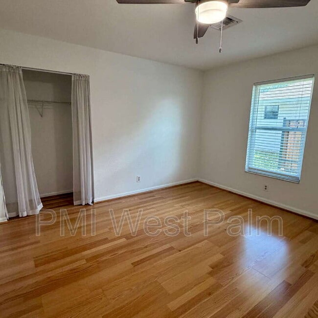 Building Photo - 147 Sunflower Cir