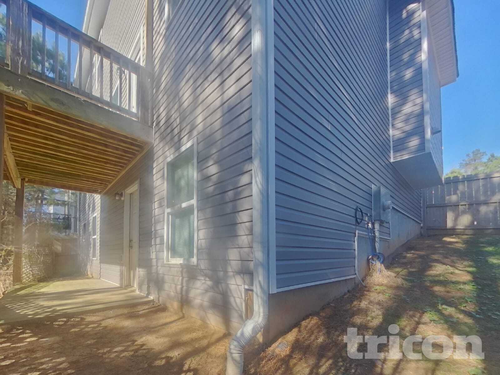 Building Photo - 228 Fieldcrest Dr