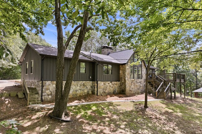 Building Photo - 4225 Twin Rivers Dr