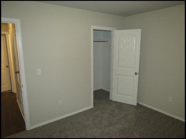 Building Photo - 1935 Auburn Hills Dr