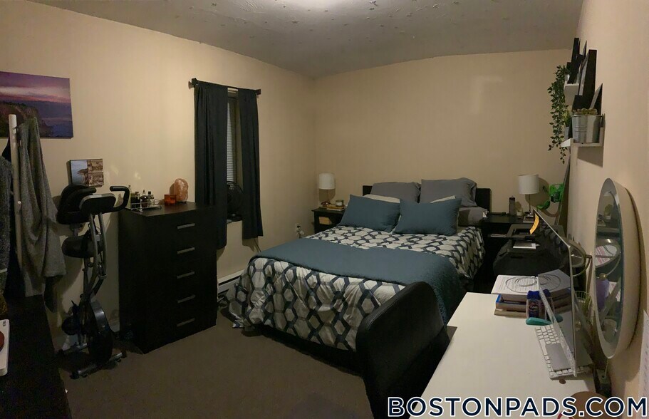 Building Photo - 883 Huntington Ave