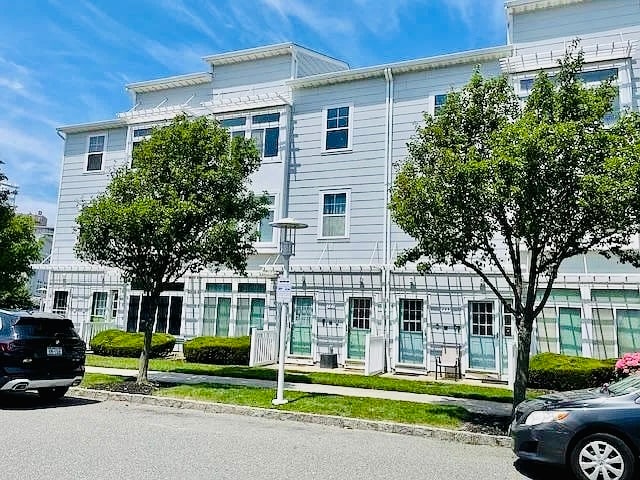 Quiet townhouse community. - 131 Meridian Blvd