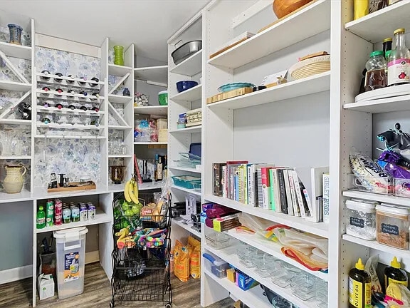 Building Photo - 47 Meadowlark Dr